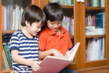 Giờ kể chuyện bằng tiếng Trung cho các bé tại Thư viện khu vực The Dock