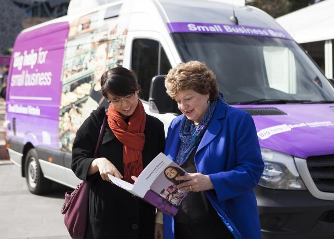 Tìm kiếm giải pháp phát triển doanh nghiệp nhỏ của bạn thông qua chương trình Xe bus hỗ trợ Doanh nghiệp nhỏ tại trung tâm mua sắm Sunshine