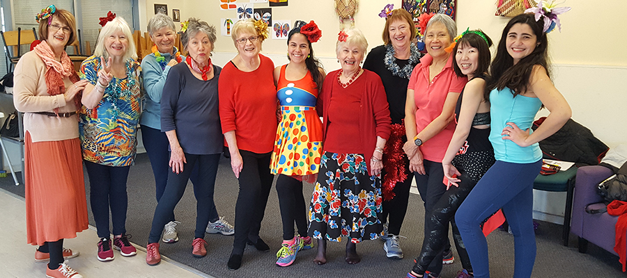 Tham gia lớp học Zumba dành cho người lớn tuổi và người gặp khó khăn về đi lại